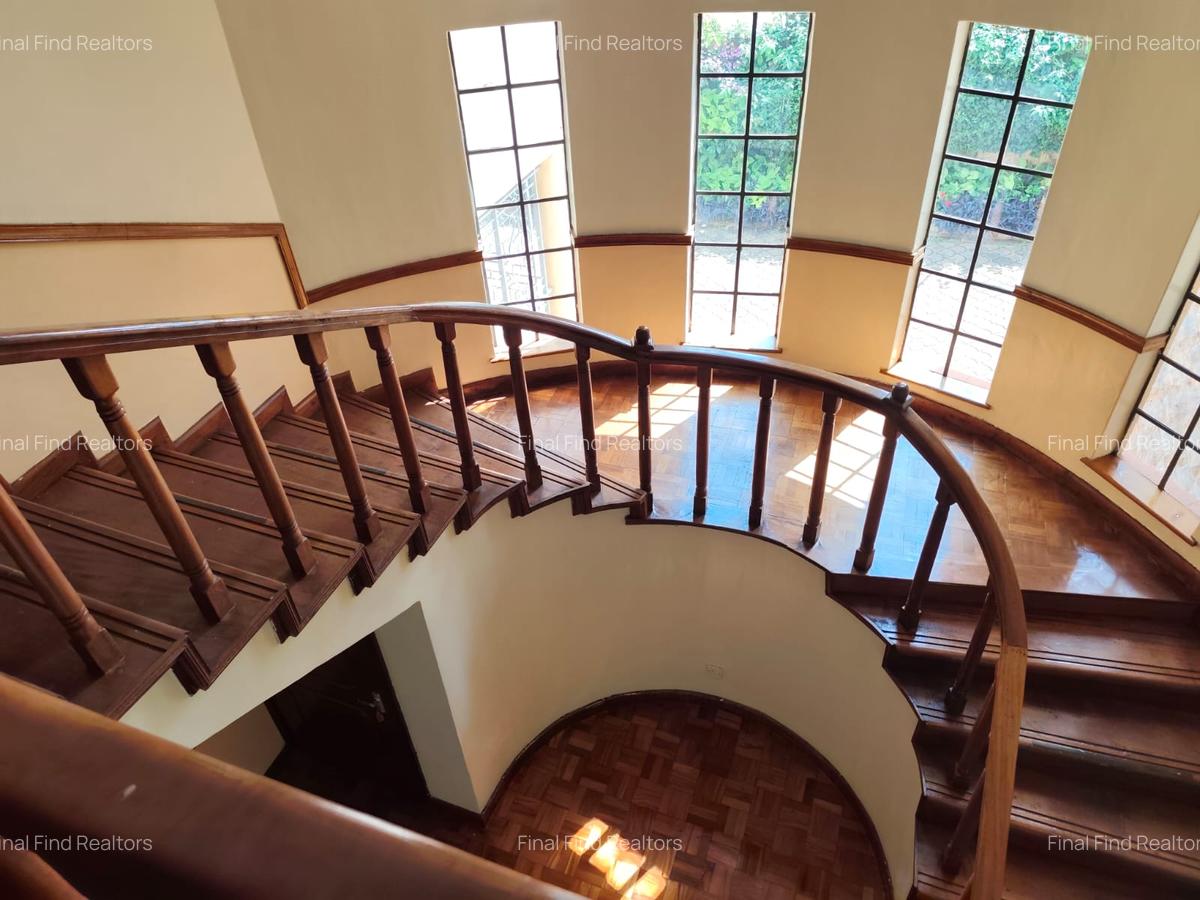 5 Bed House with Garden in Runda - 11