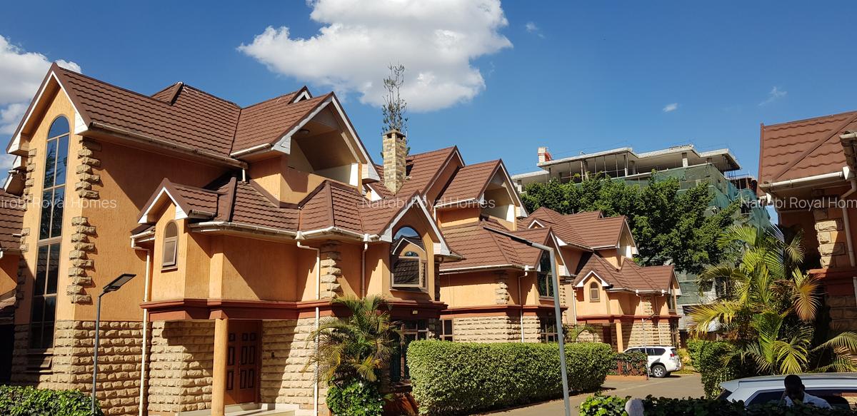5 Bed Townhouse with En Suite at Lavington Green - 3