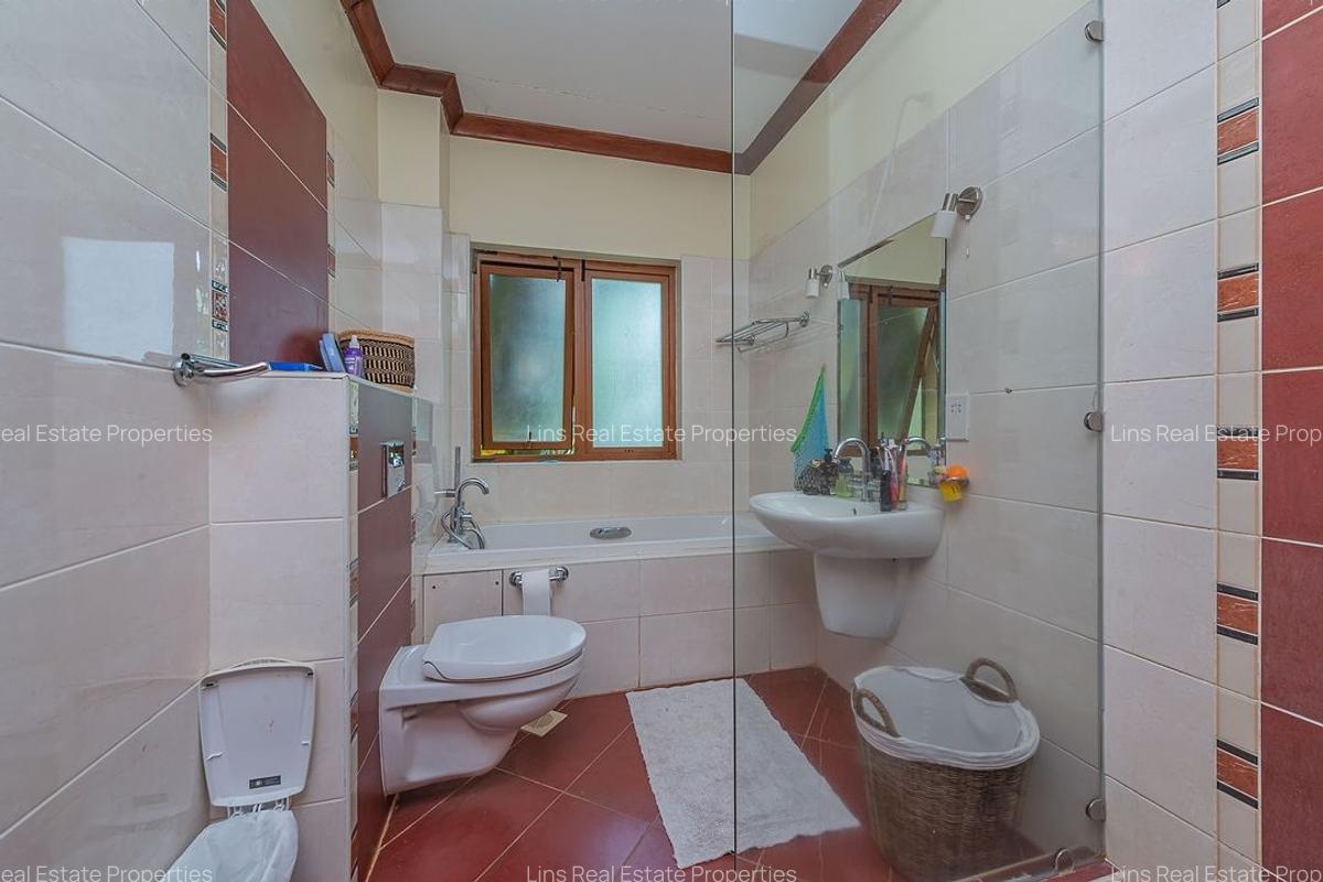 4 Bed Townhouse with En Suite in Kitisuru - 10