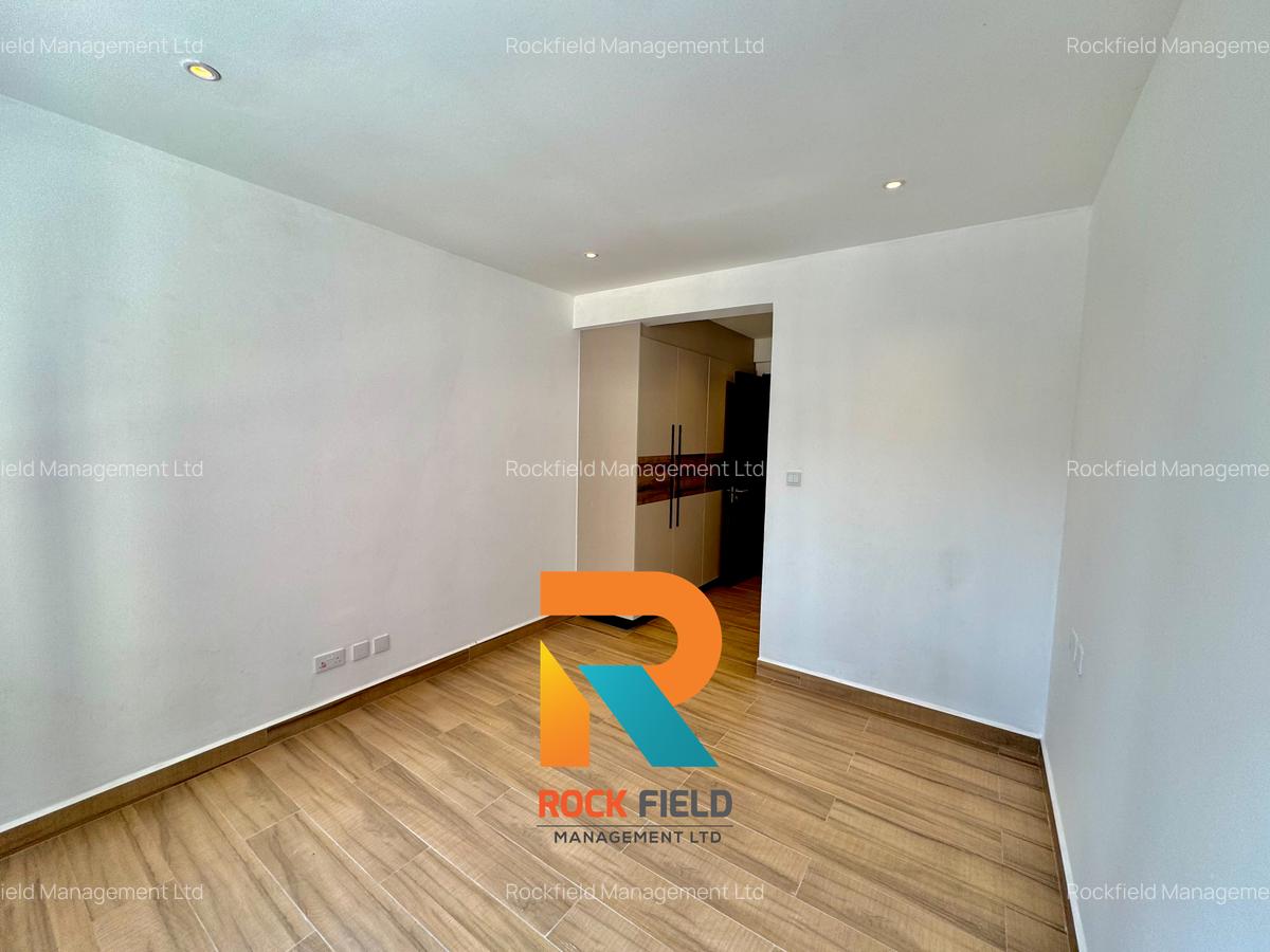 2 Bed Apartment with En Suite in General Mathenge - 9