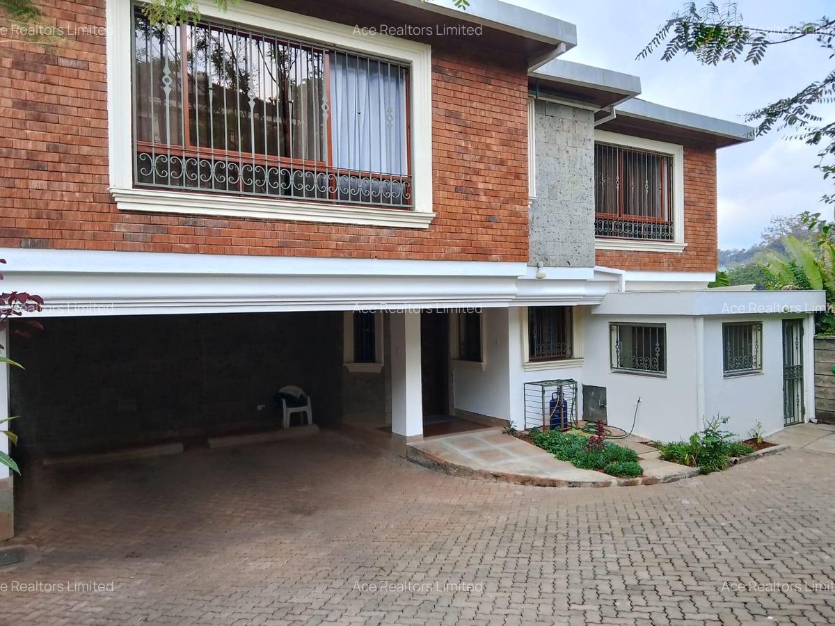 5 Bed House with En Suite at Spring Valley - 1