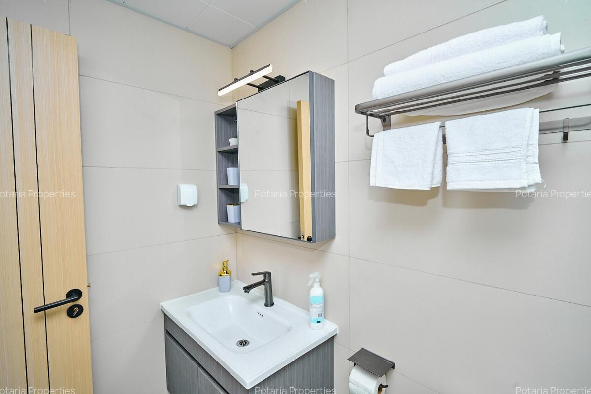 2 Bed Apartment with En Suite in Westlands Area - 11