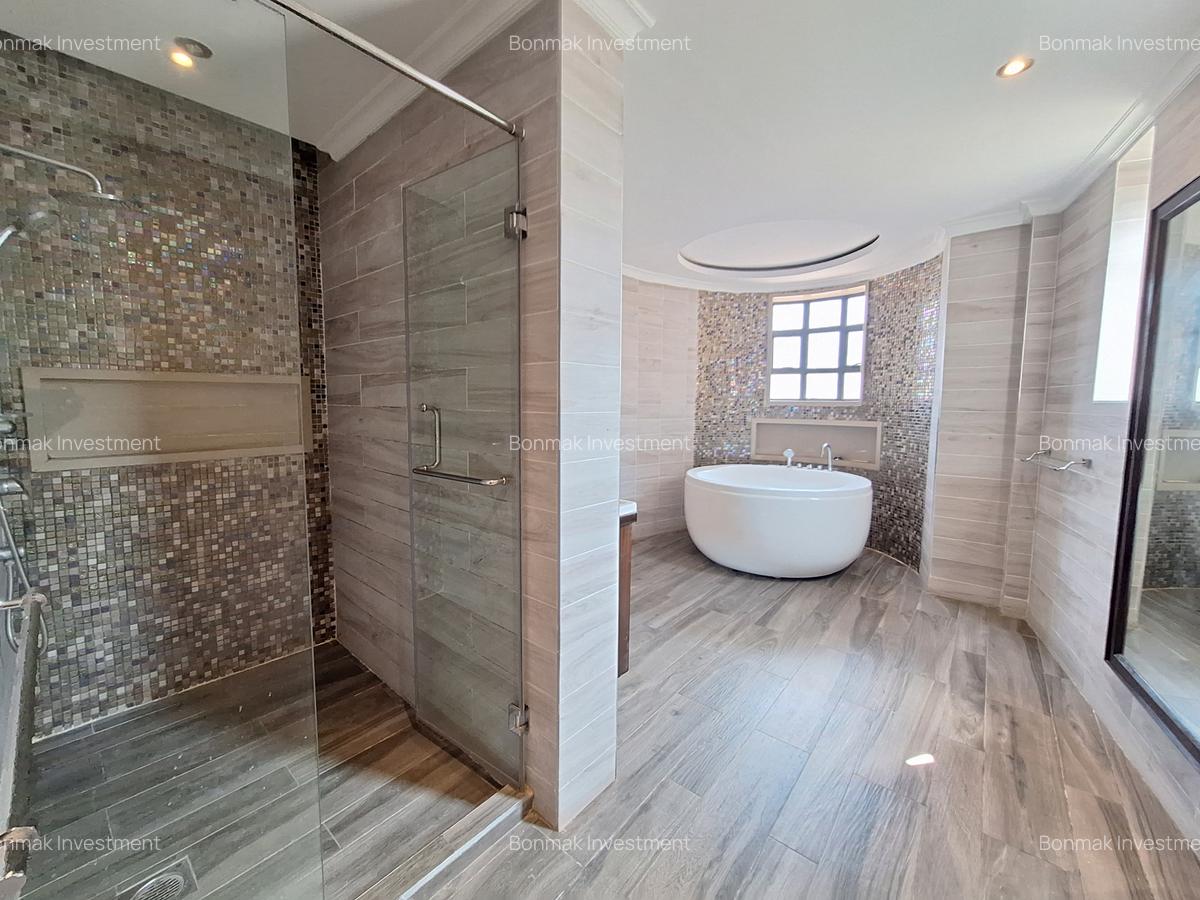 5 Bed Townhouse with En Suite at Lavington Green - 17