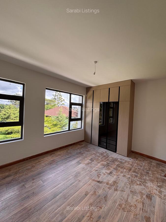 6 Bed Townhouse with En Suite in Lavington - 16