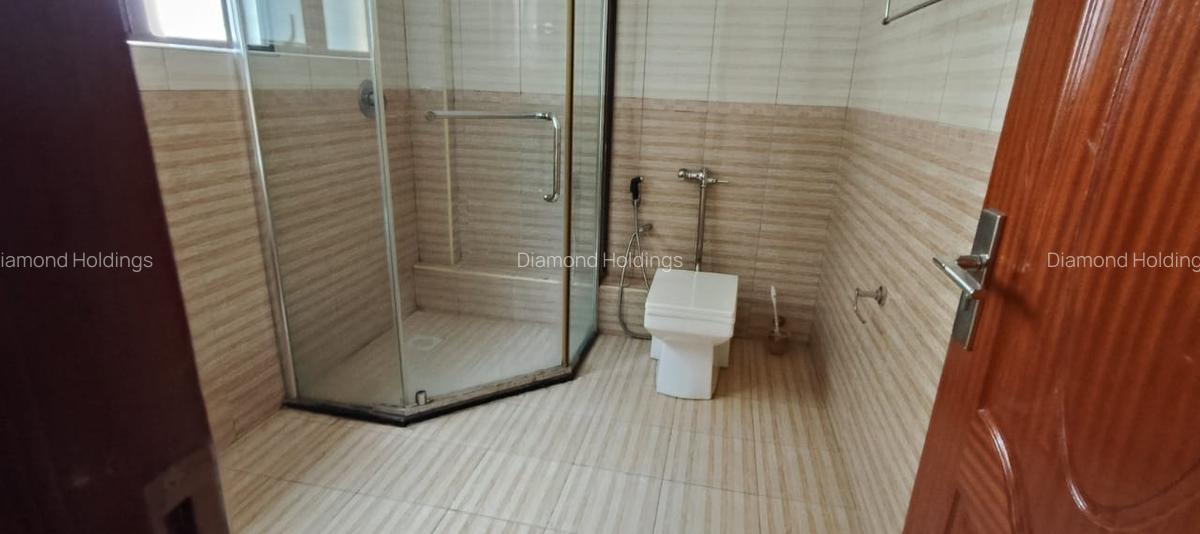 4 Bed Villa with En Suite at Parklands - 7