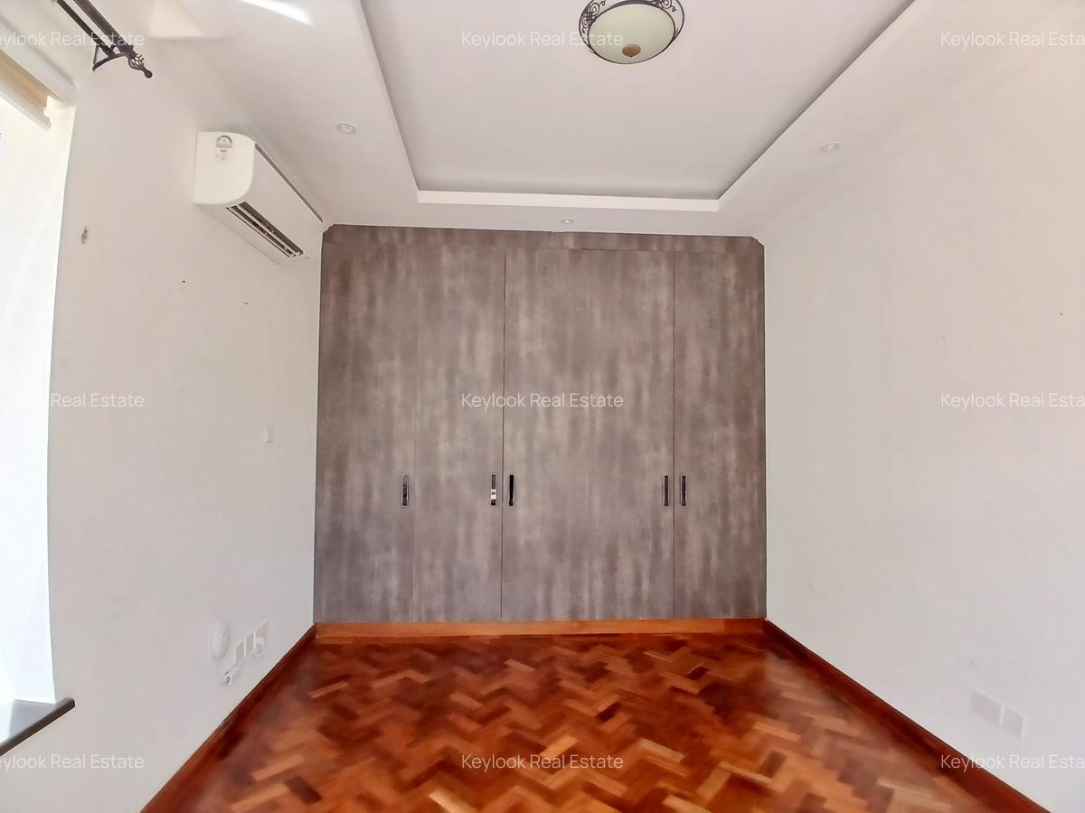 5 Bed Townhouse with En Suite at Lavington Green - 10