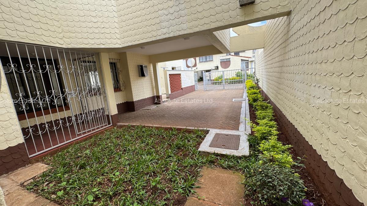 4 Bed Townhouse with En Suite in Kilimani - 2
