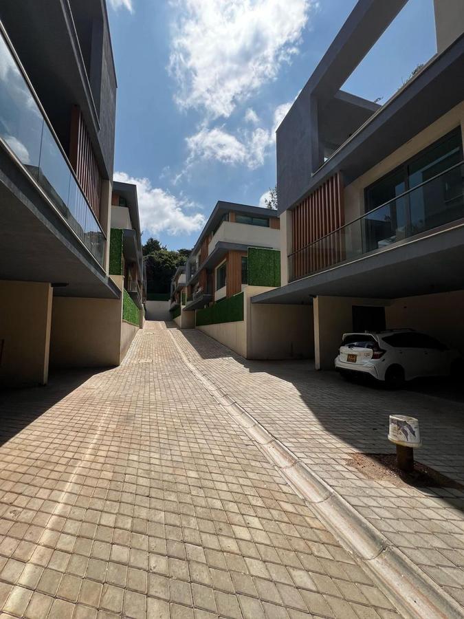 5 Bed Townhouse in Lavington - 8
