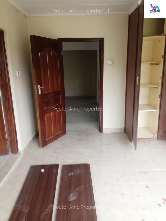 5 Bed Townhouse with En Suite in Syokimau - 20
