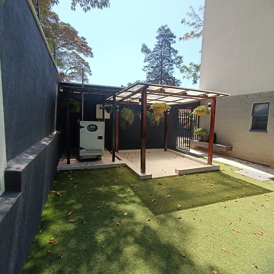 5 Bed Townhouse with En Suite in Lavington - 20