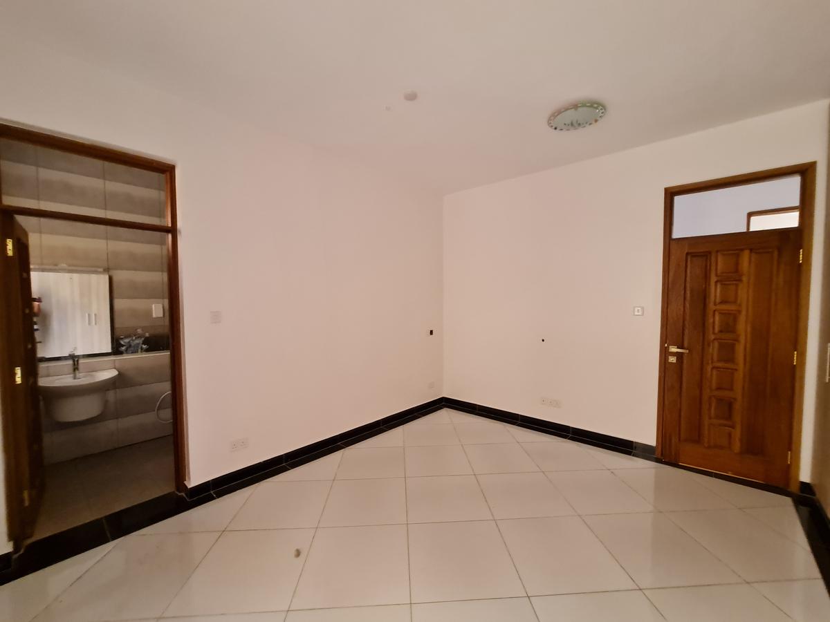 3 Bed Apartment with En Suite in Nyali Area - 14