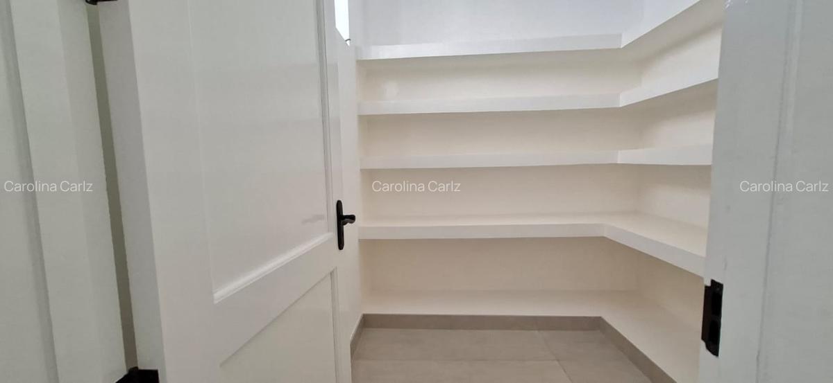 4 Bed Townhouse with En Suite at Brookside Drive - 12