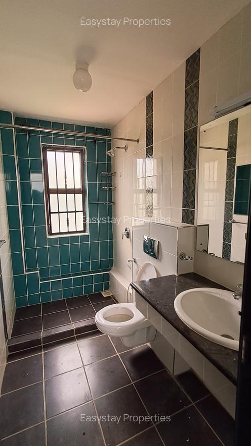 5 Bed House with En Suite in Runda - 6
