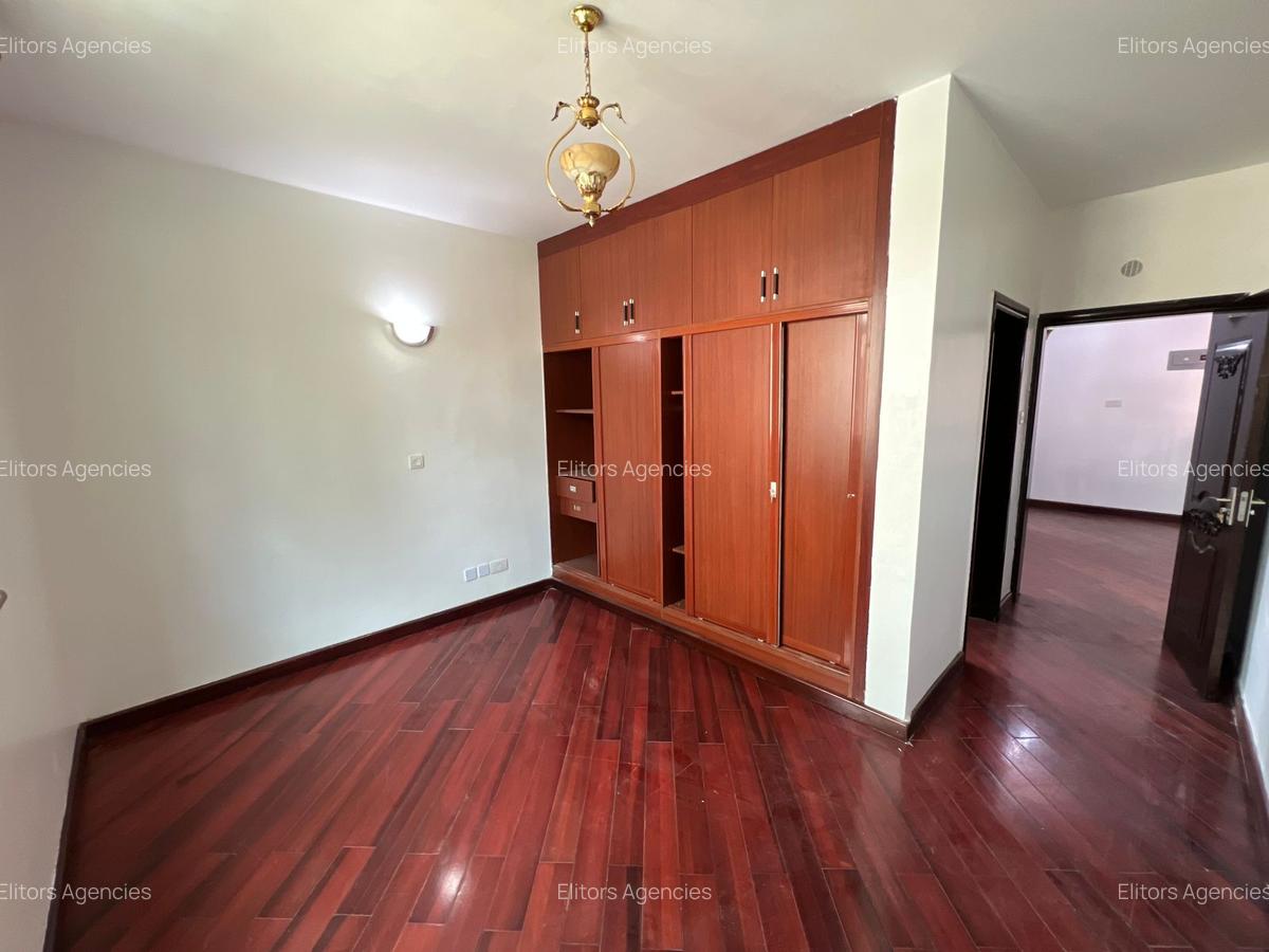 5 Bed Townhouse with En Suite at Convent Drive - 14