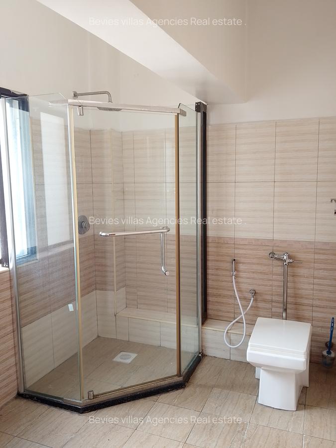 5 Bed Townhouse with En Suite at Parklands - 8