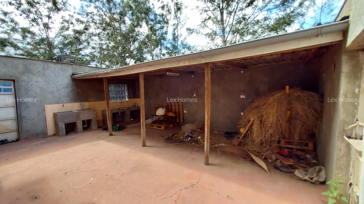 4 Bed Villa with En Suite at Rangau - 18