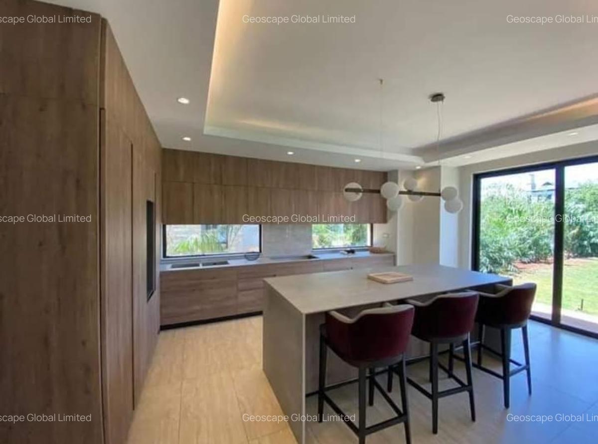 5 Bed House with En Suite in Runda - 5