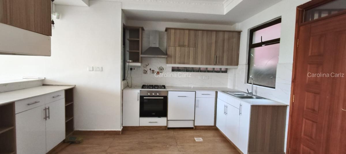 3 Bed Townhouse with En Suite at Nyari - 13