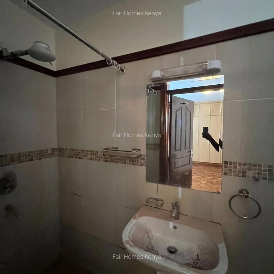 5 Bed Townhouse with En Suite at Kaputei Gardens - 6