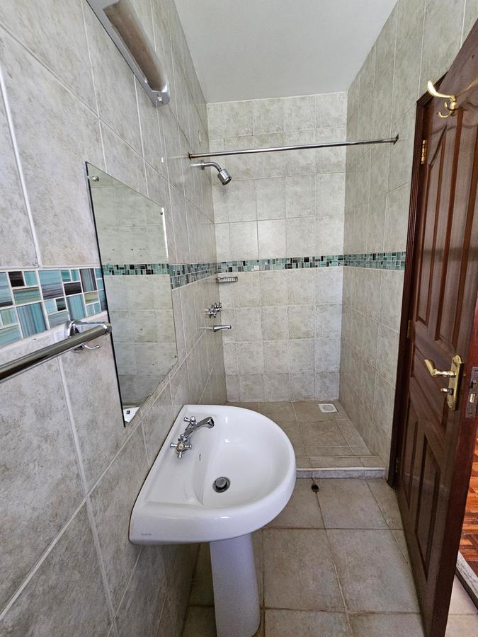 3 Bed Apartment with En Suite at Kilimani - 14