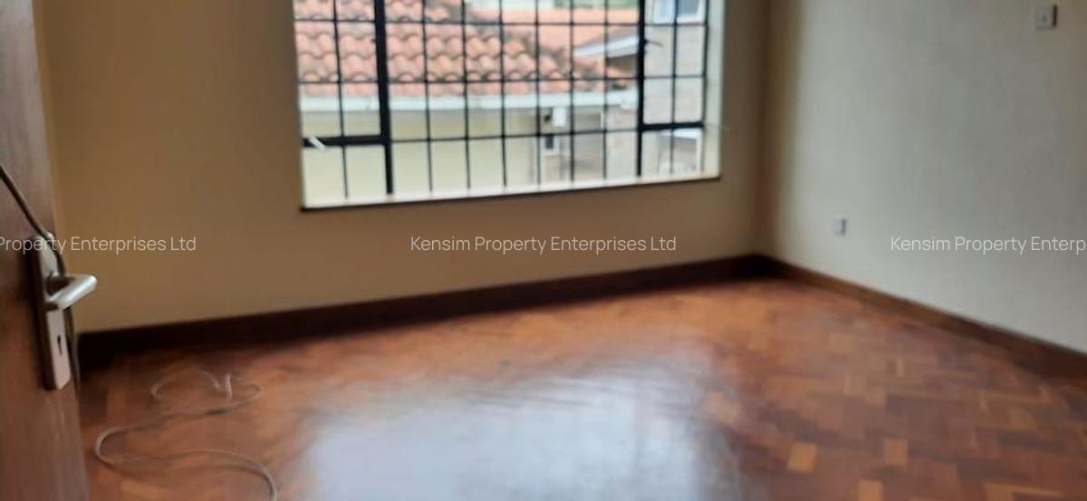 4 Bed Townhouse with En Suite in Spring Valley - 9