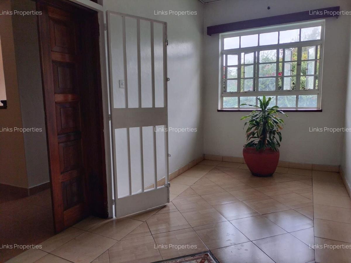 2 Bed Apartment with En Suite at Hardy Area - 3