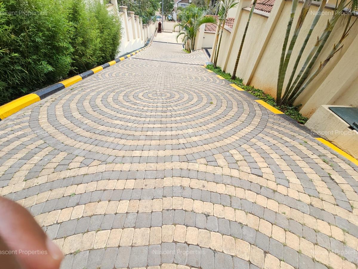 4 Bed Townhouse with En Suite in Kyuna - 8