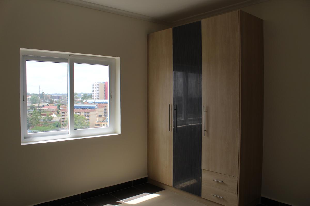 2 Bed Apartment with En Suite at Hatheru Road - 4