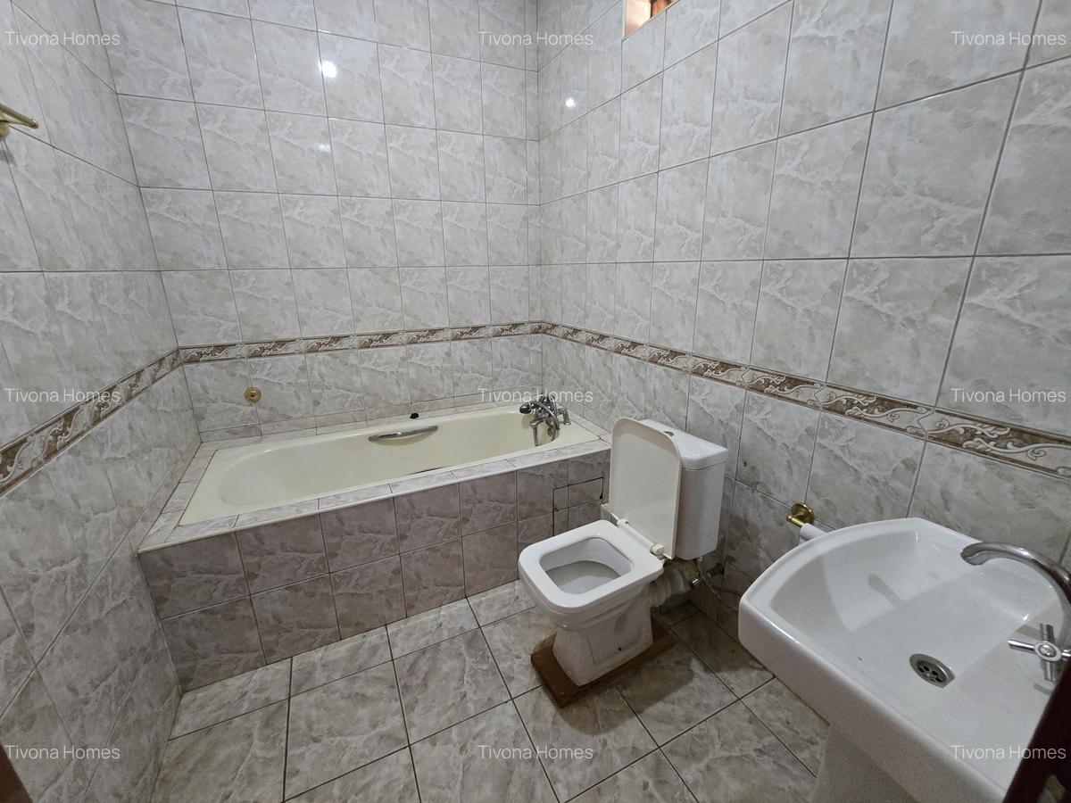 5 Bed House with En Suite in Runda - 13