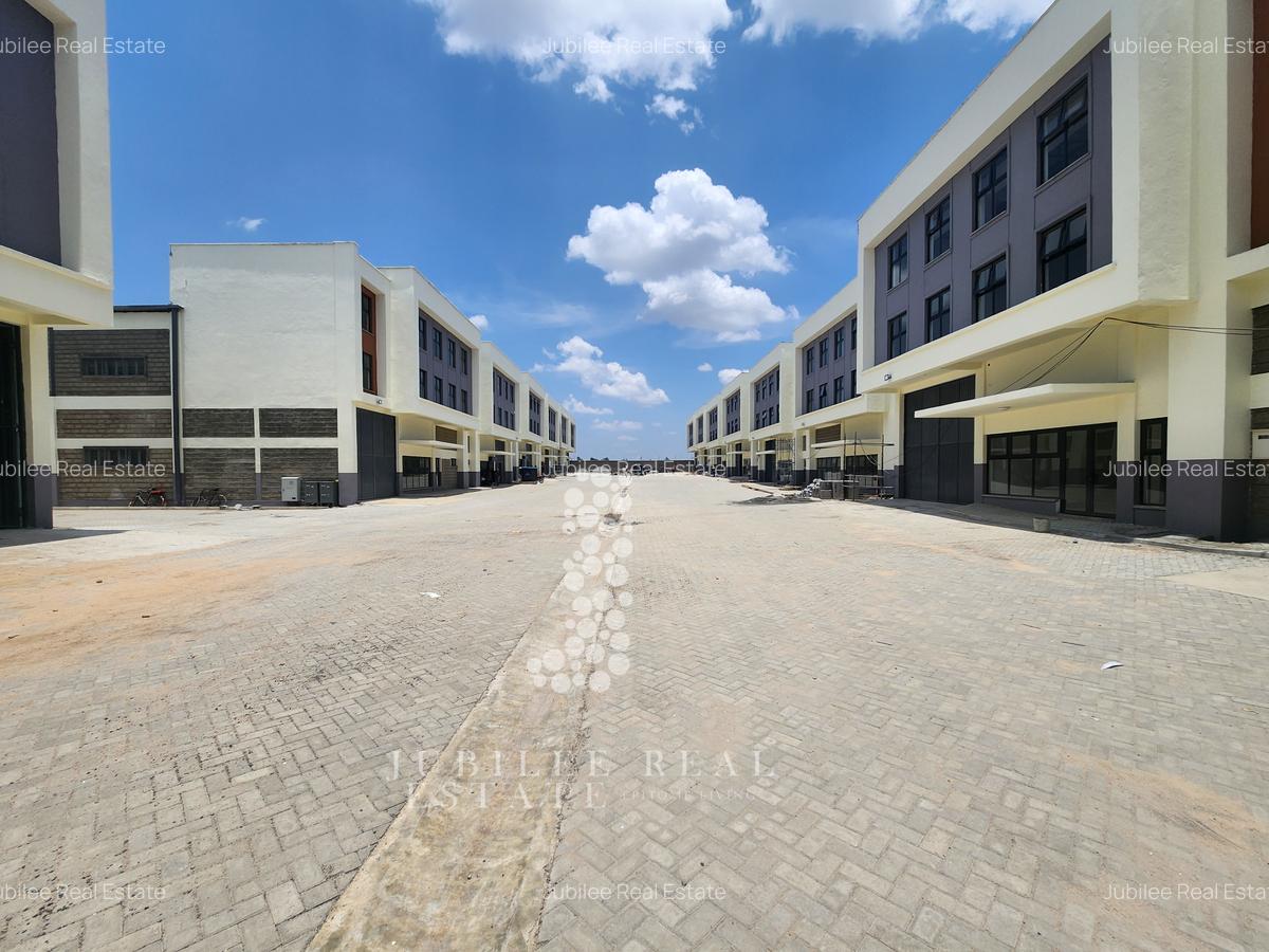 10,000 ft² Warehouse with Backup Generator in Syokimau - 2
