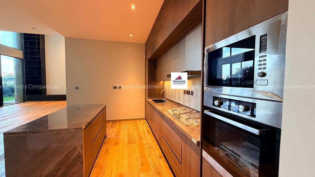 4 Bed House with En Suite in Runda - 5