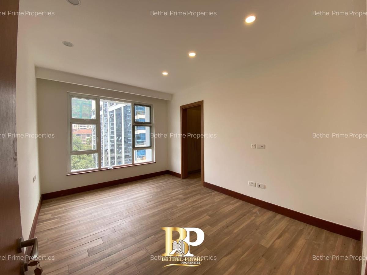 4 Bed Apartment with En Suite in Parklands - 7