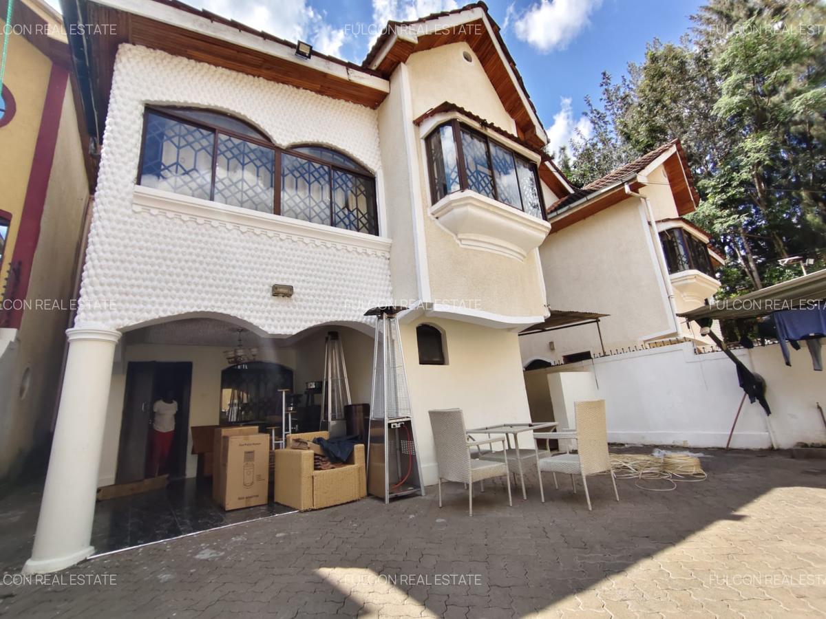 6 Bed Villa with En Suite in Lavington - 18