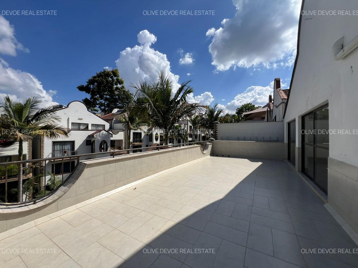 5 Bed Townhouse with En Suite in Westlands Area - 16