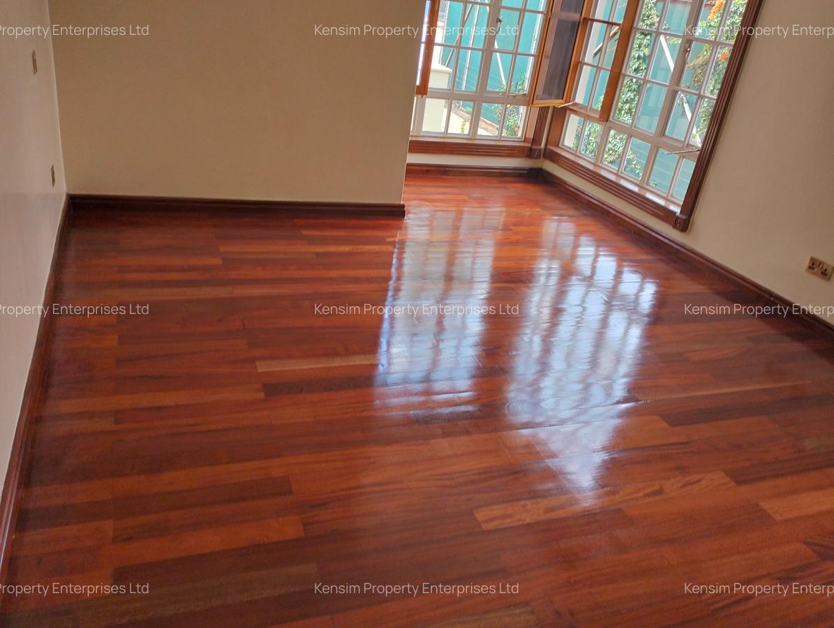 4 Bed Townhouse with En Suite in Kyuna - 18