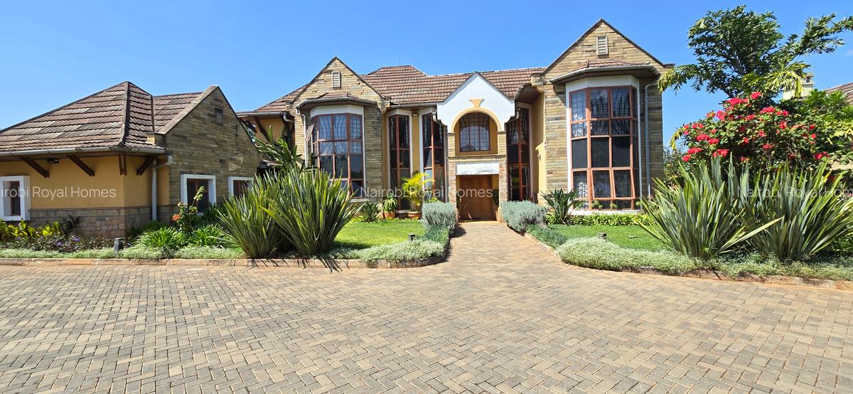 5 Bed House with En Suite at Mimosa Drive - 3