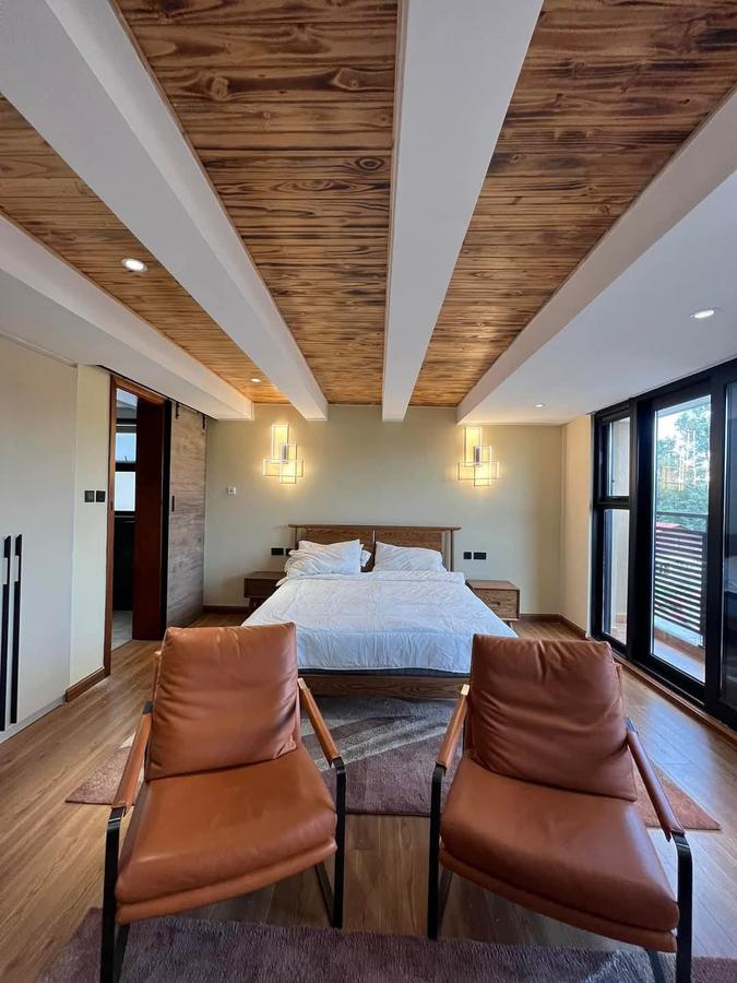 4 Bed House with En Suite in Lavington - 8
