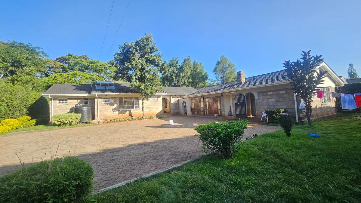 4 bed house with staff quarters at old runda