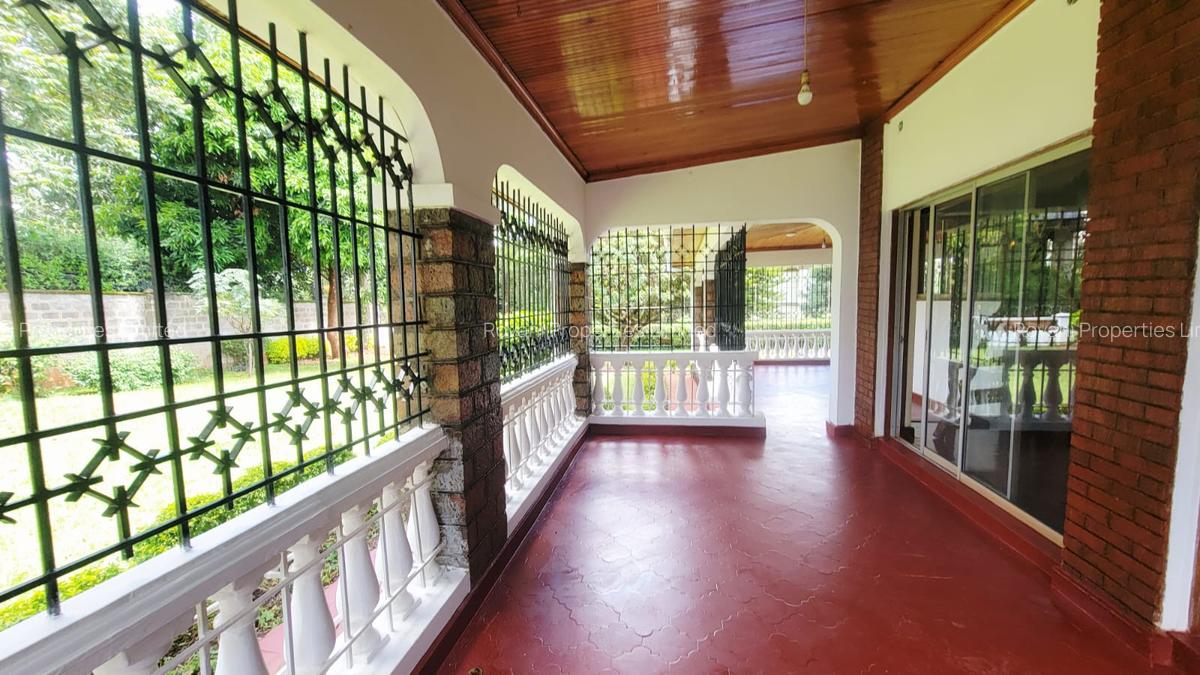 5 Bed House with En Suite in Rosslyn - 17
