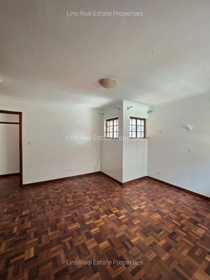 5 Bed Townhouse with En Suite in Lavington - 13