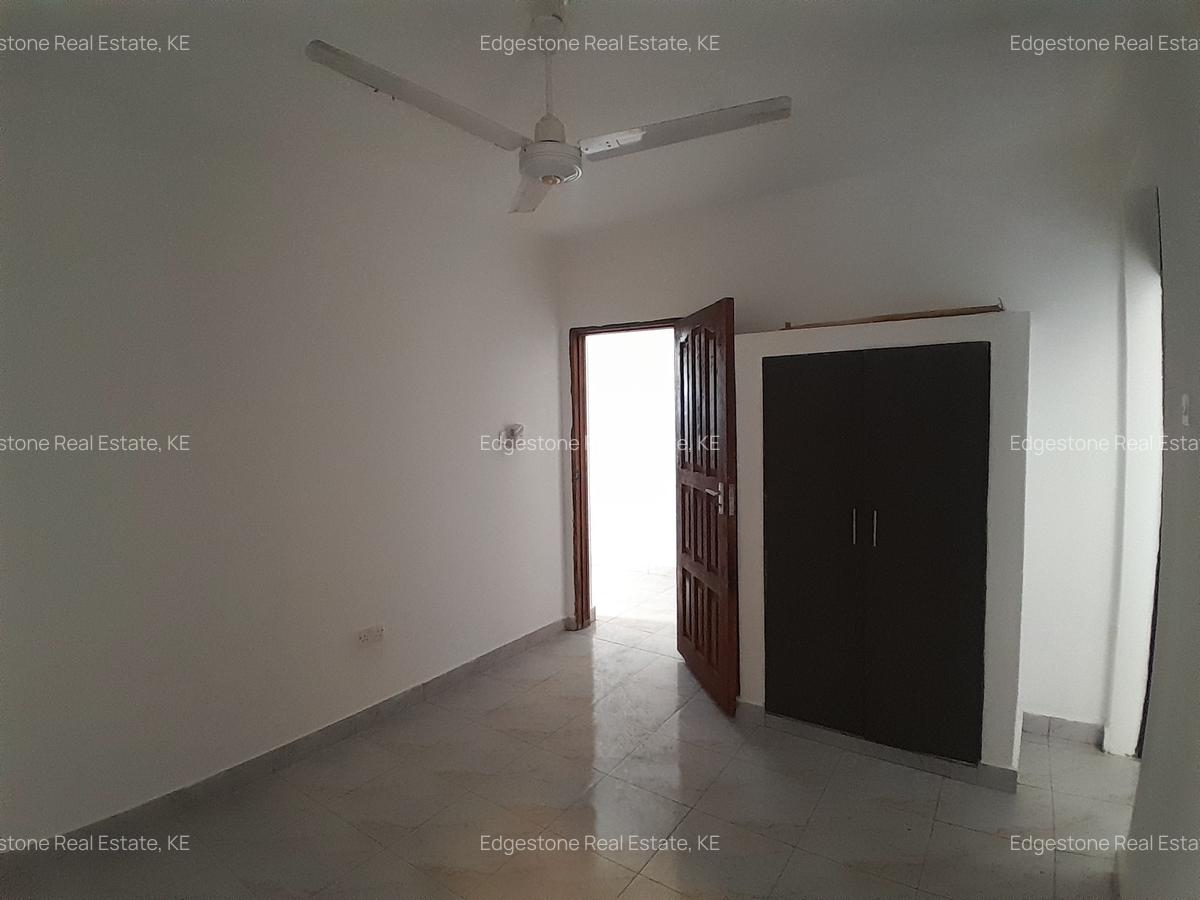1 Bed Apartment with Borehole in Mtwapa - 5