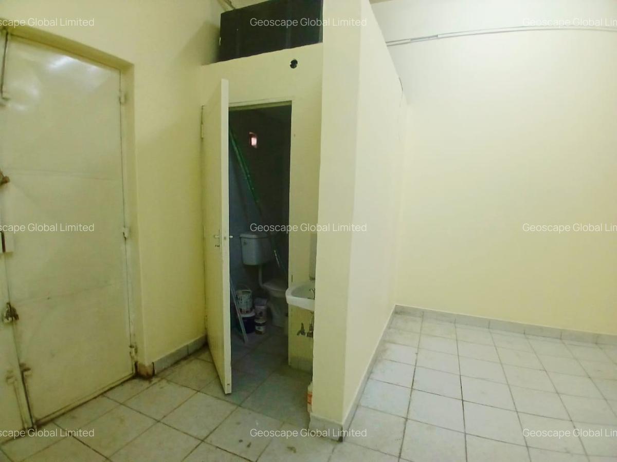 1,220 ft² Warehouse with Backup Generator in Industrial Area - 4