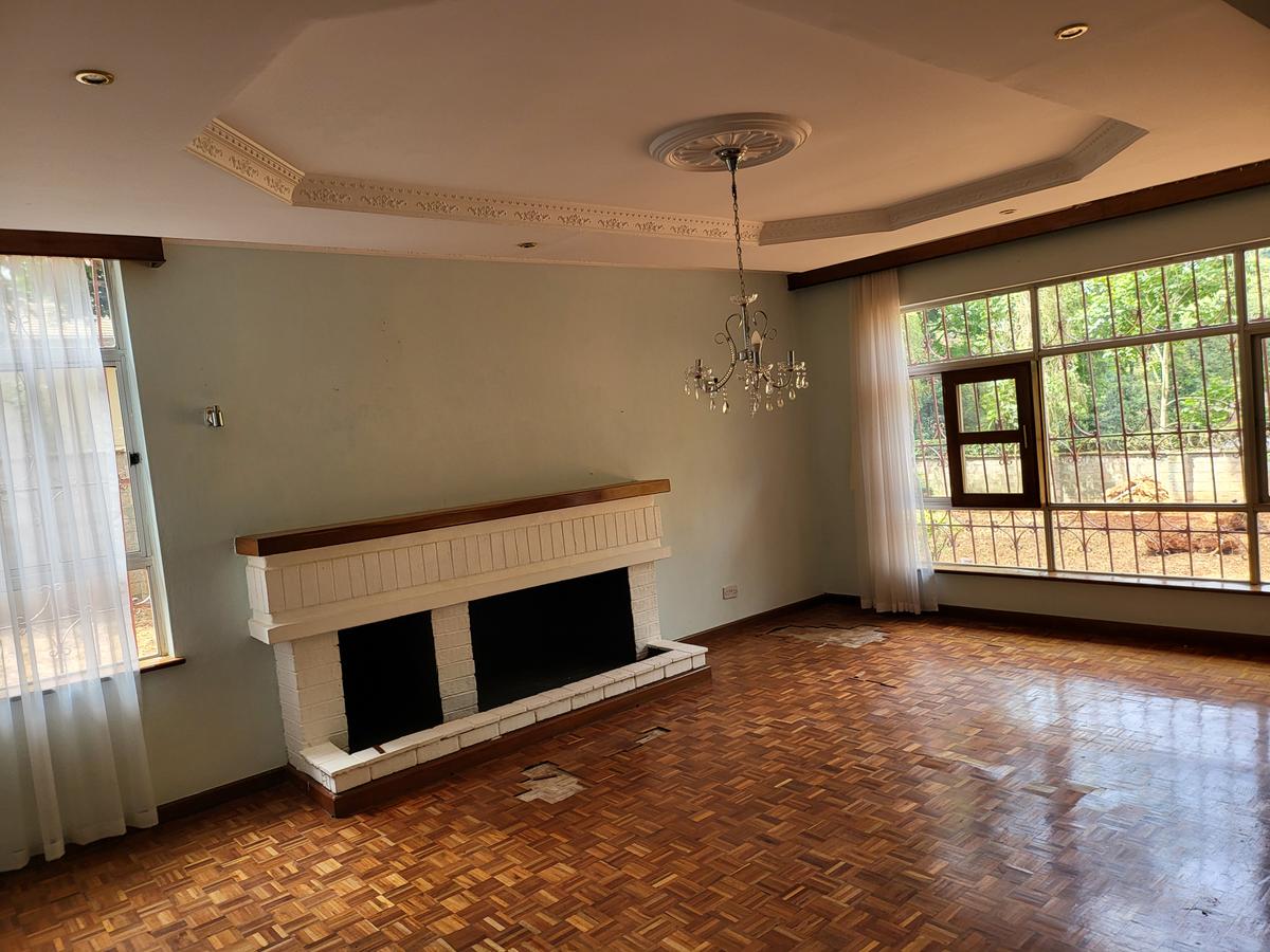 4 Bed House with En Suite in Runda - 2