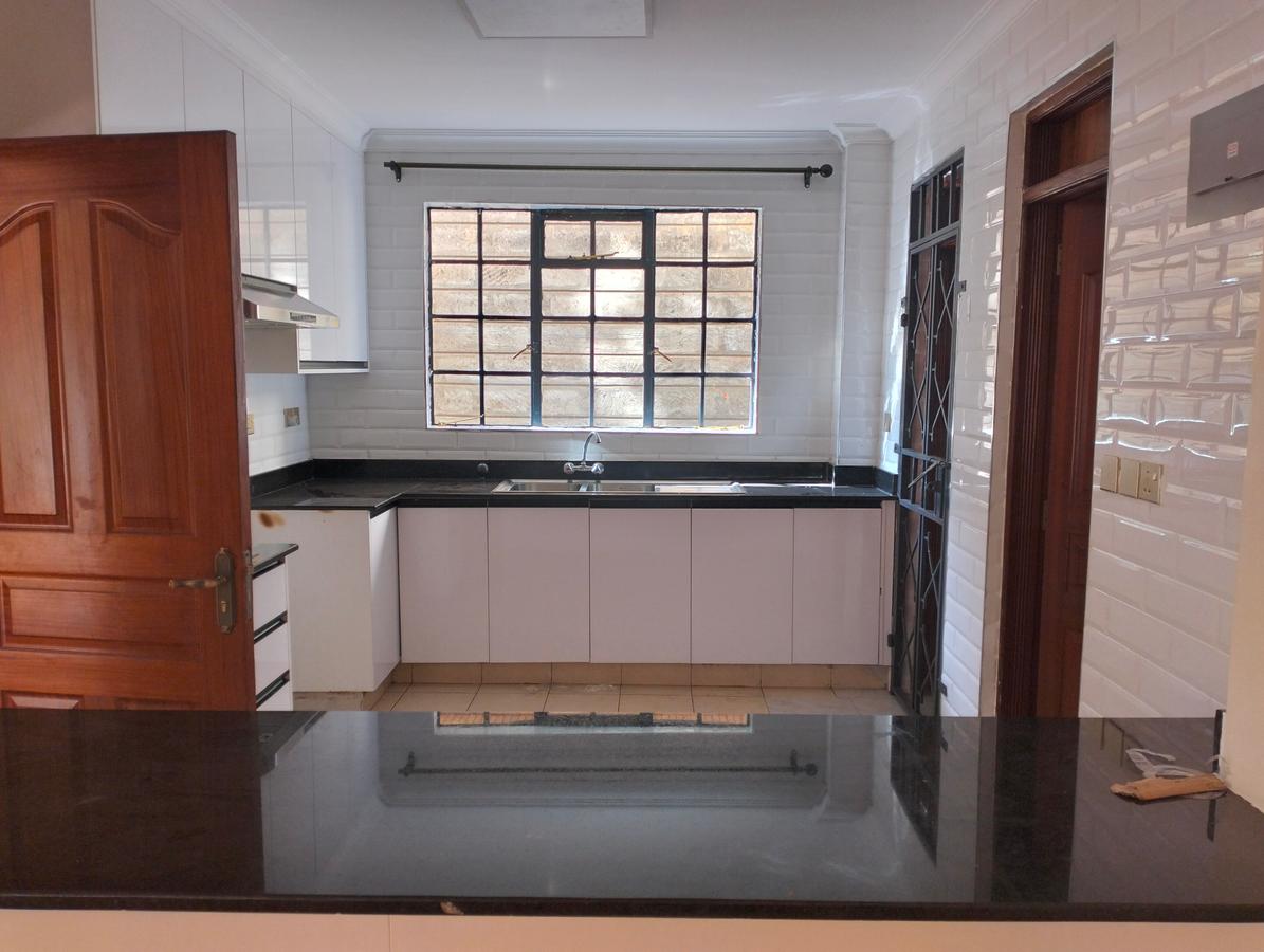 5 Bed Townhouse with En Suite in Kileleshwa - 13
