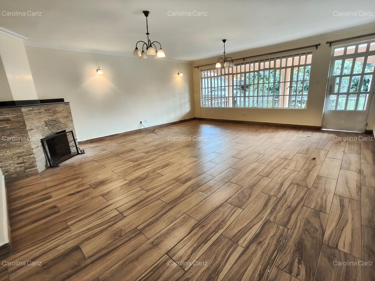 4 Bed House with En Suite at Rosslyn Lone Tree - 13