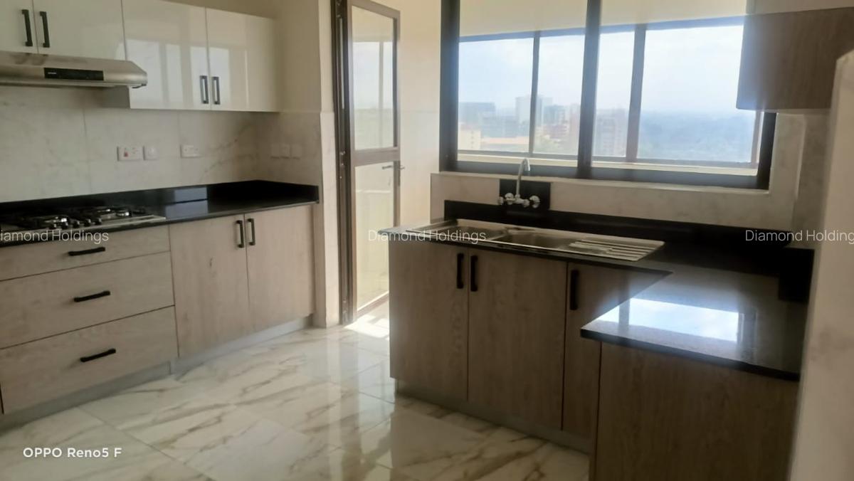 3 Bed Apartment with En Suite at Parklands - 2