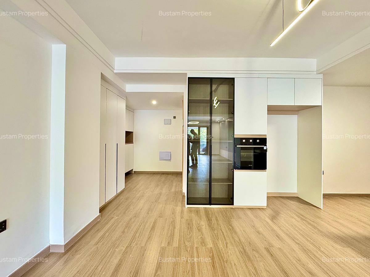 3 Bed Apartment with En Suite in Riverside - 12