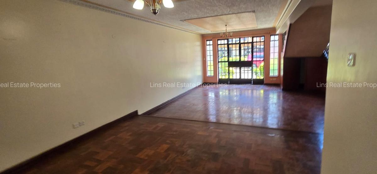 4 Bed Townhouse with En Suite in Lavington - 14