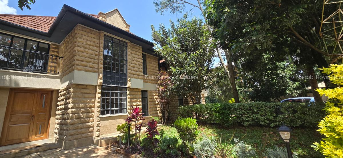 7 Bed Townhouse with En Suite at Lavington Convent Drive - 2