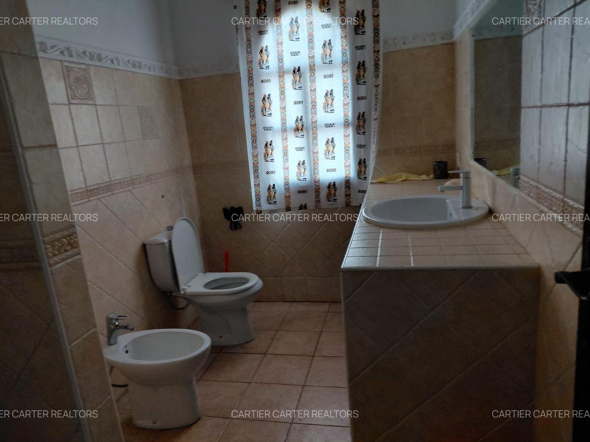 4 Bed House with En Suite in Watamu - 19